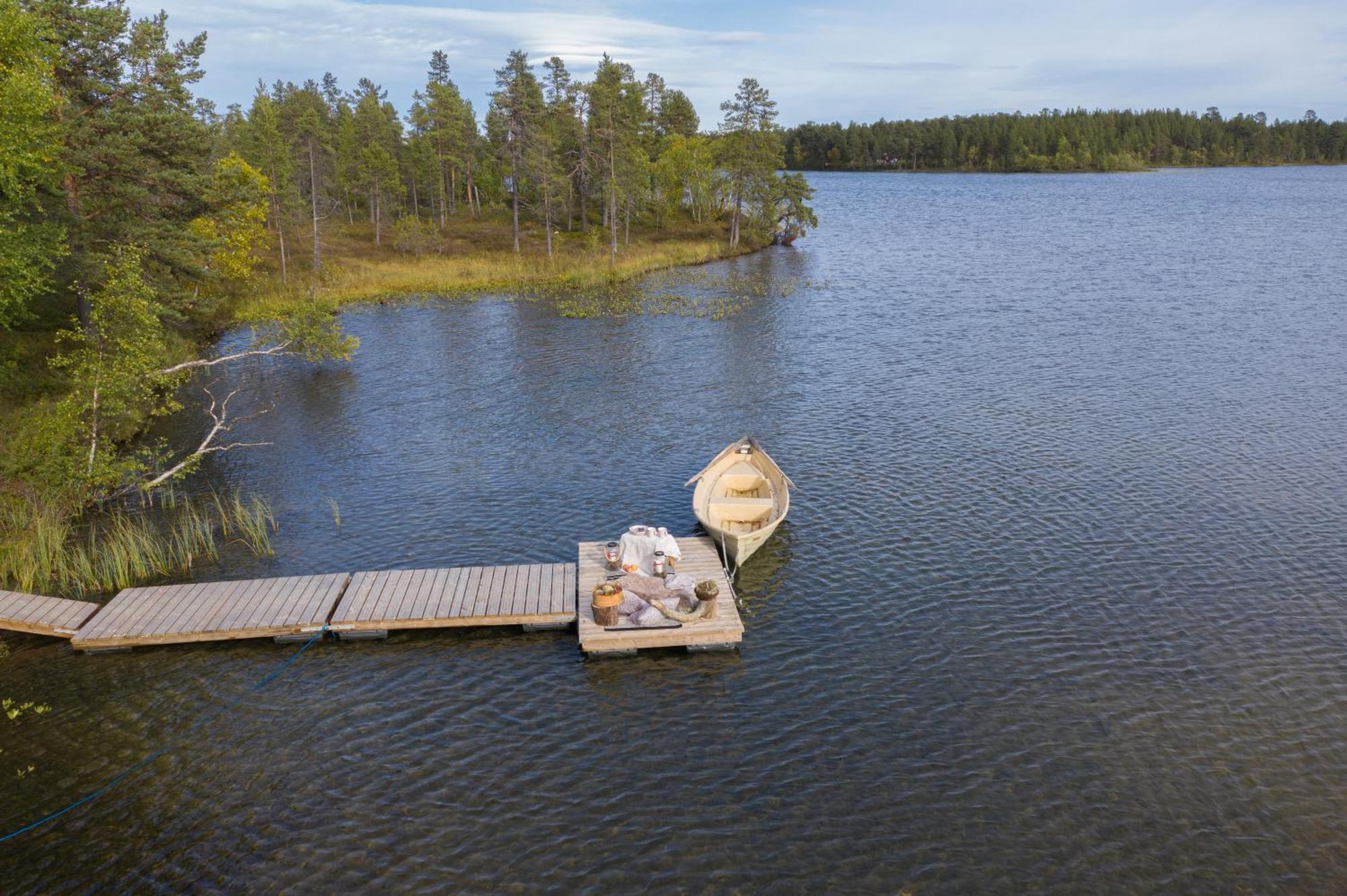 Moekki - The White Blue Wilderness Lodge Enare Exteriör bild