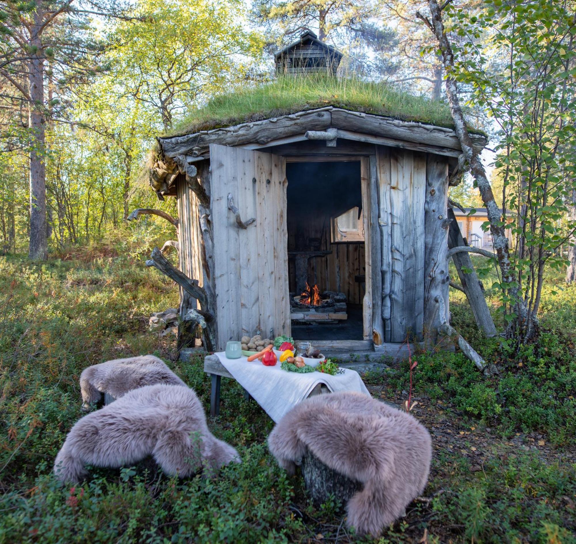 Moekki - The White Blue Wilderness Lodge Enare Exteriör bild